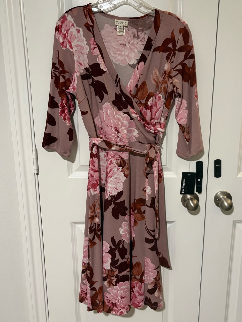 En Focus Studio Pink Floral Wrap-Style Dress Size 6 NWT
